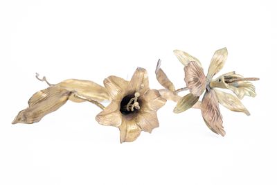Pair of Vintage Decorative Gilt Metal Lilies. Pair of Vintage Gilt Metal Lilies. 1 trumpet lily 