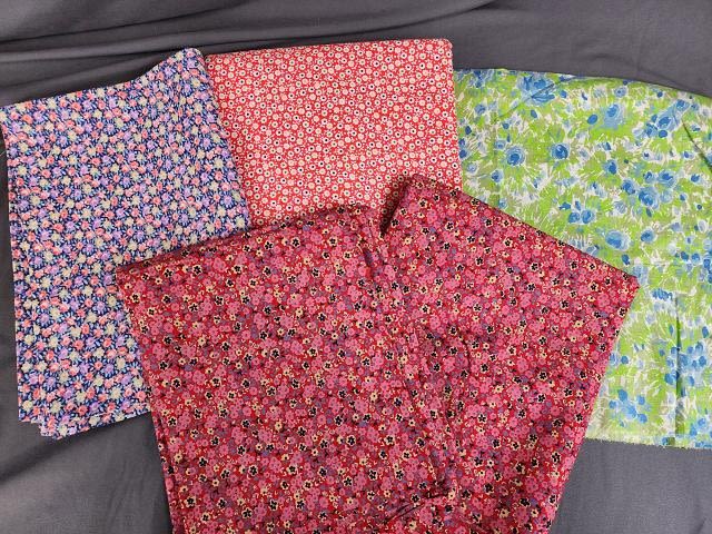 Lot 286: 4 Vintage Floral Fabrics Yardage
