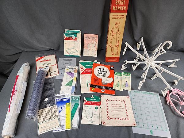 Lot 181: Group of Vintage Sewing Notions