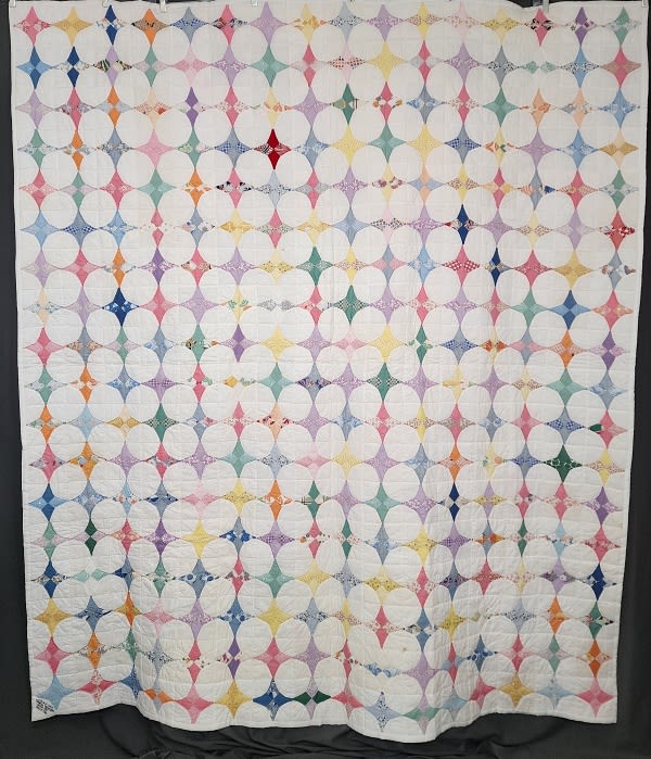 Lot 157: Vintage c1955 Snowball Quilt