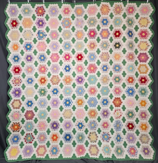 Lot 161: Vintage c1930 Grandmothers Flower Garden Quilt