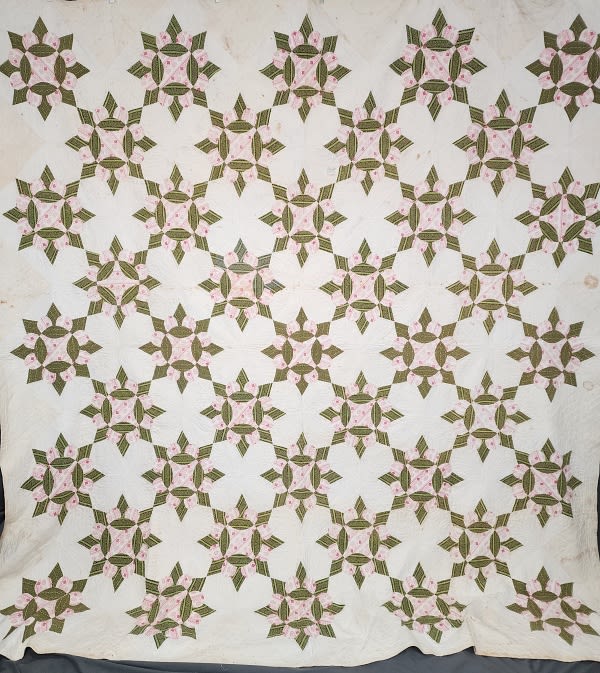 Lot 163: Antique c1850 Ceasars Crown Quilt