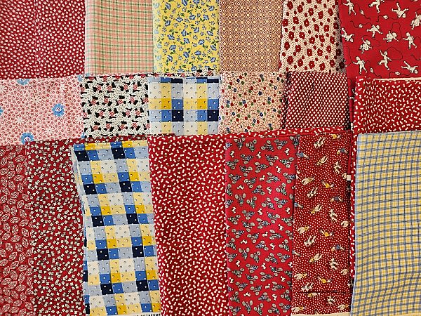 Lot 200: 7 lbs Quilt Fabric 1990-2010 - Reproductions