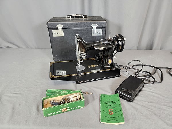 Lot 237: Vintage 1950 Featherweight Sewing Machine