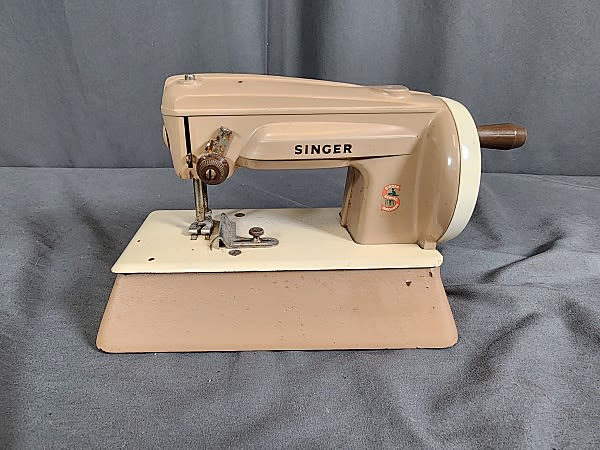 Lot 240: Vintage Sew Handy Singer Toy Sewing Machine
