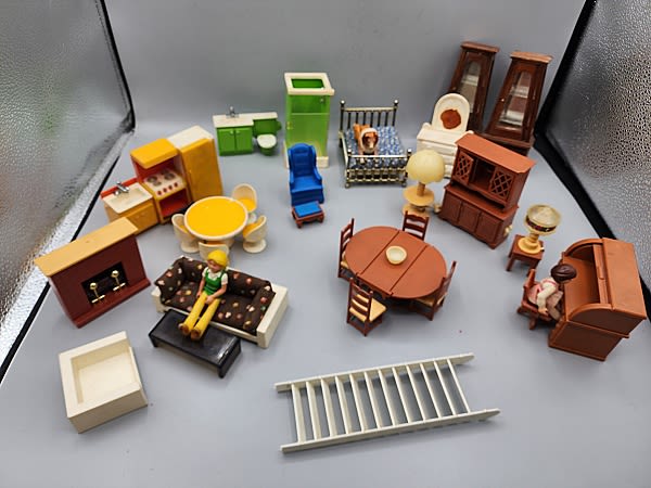 Lot 181: Vintage Fisher Price Dollhouse Furniture