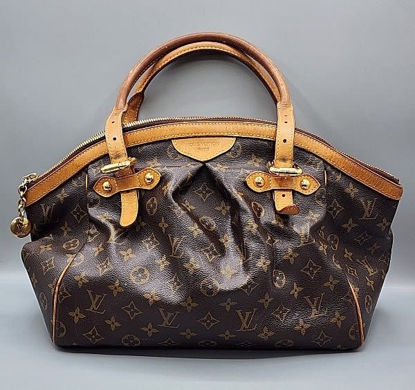 Lot 193: Louis Vuitton Trivoli Purse