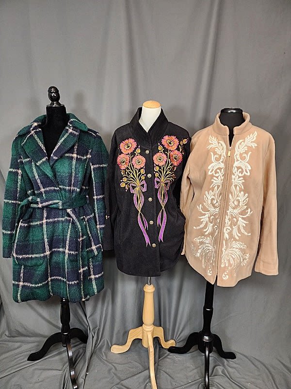 Lot 245: 3 Ladies Jackets - Mackie, Mizrahi
