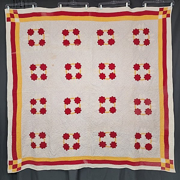 Lot 156: Antique c1920 Rose of Sharon Quilt