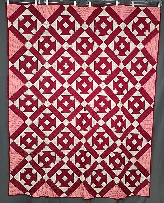 Lot 161: Antique c1910 Hole in the Barn Door Quilt