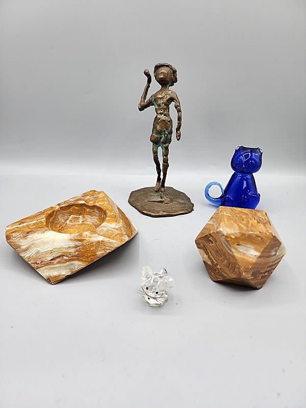 Lot 163: Group of Miscellaneous Figurines