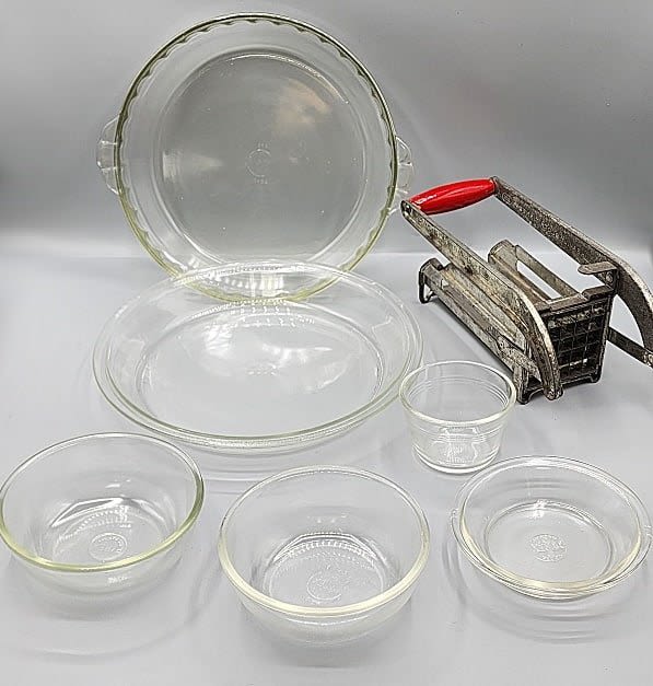 Lot 175: Clear Vintage Pyrex with Ekco Fry Tool