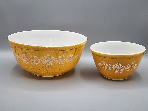 Lot 178: 2 Vintage Pyrex Butterfly Gold Nesting Bowls