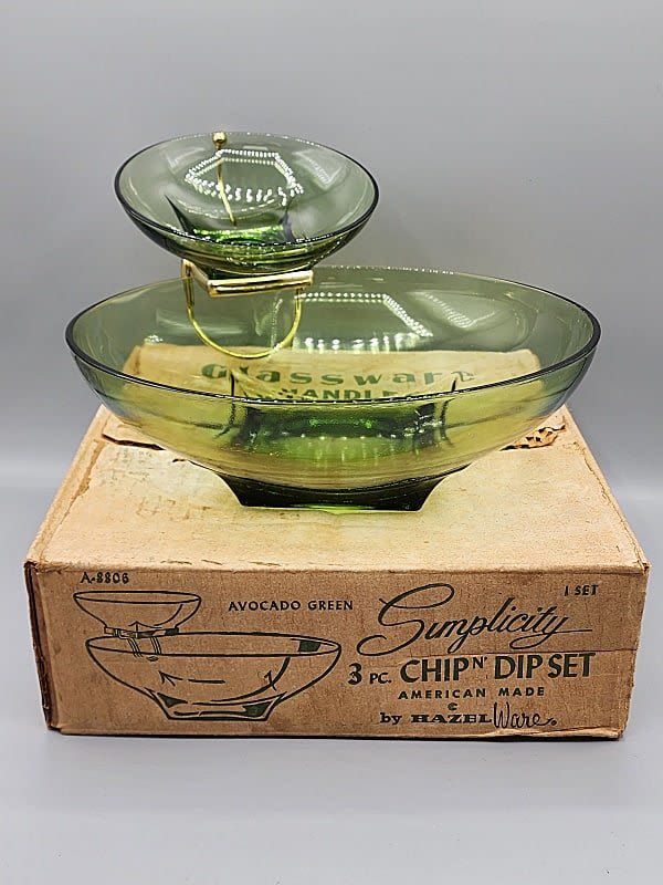 Lot 180: Simplicity Chip and Dip Set Avocado Green