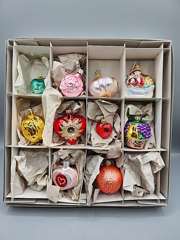 Lot 194: 10 Old World German Glass Ornaments