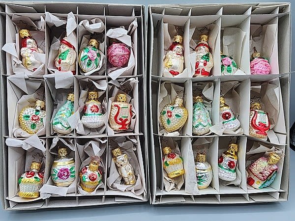 Lot 195: 24 Old World German Mini Christmas Ornaments
