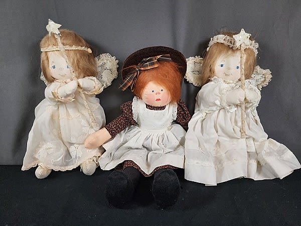 Lot 200: 3 Holiday Dolls