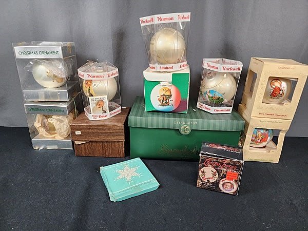 Lot 205: Group of Vintage Boxed Ornaments