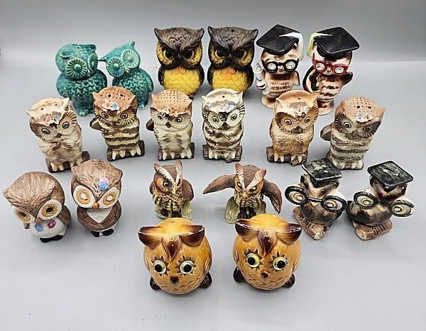 Lot 228: Vintage Salt and Pepper Shakers-Owls