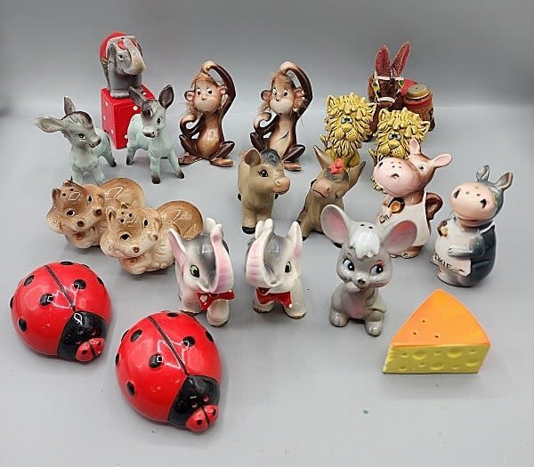 Lot 232: Vintage Salt and Pepper Shakers-Misc Animals