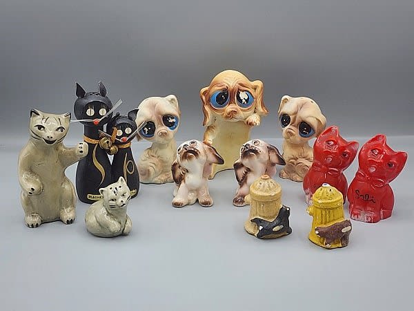 Lot 233: Vintage Salt and Pepper Shakers-Cats and Dogs