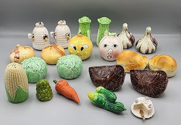 Lot 236: Vintage Salt and Pepper Shakers-Food 2