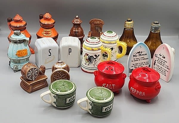 Lot 239: Vintage Salt and Pepper Shakers-Novelty Porcelain