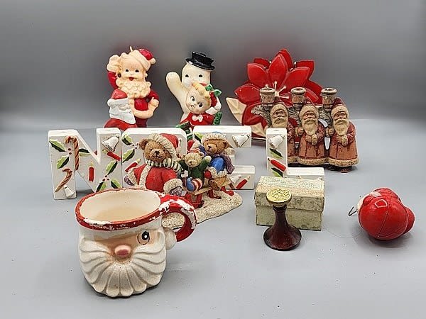 Lot 249: Miscellaneous Christmas