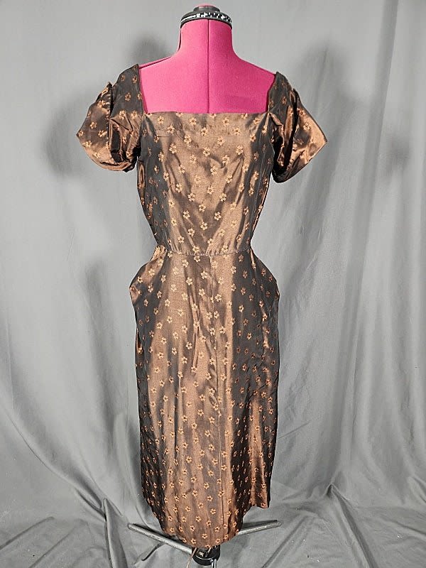 Lot 158: Vintage Ladies Dress c1950