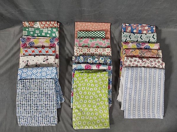 Lot 214: 20 Vintage Feedsacks-Patterns