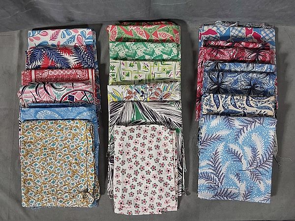 Lot 216: 19 Vintage Feedsacks-Patterns