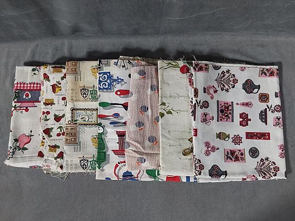 Lot 226: 7 Vintage Fruit Kitchen Themed Feedsacks