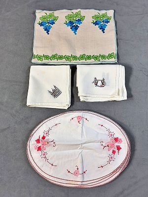 4 Sets of Vintage Linen Napkins. There are 4 sets of vintage linen napkins that are included 