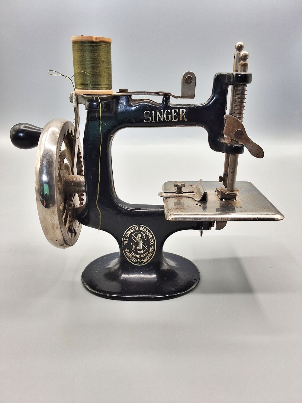 Lot 228: Vintage Toy Sewing Machine - Singer Model 20