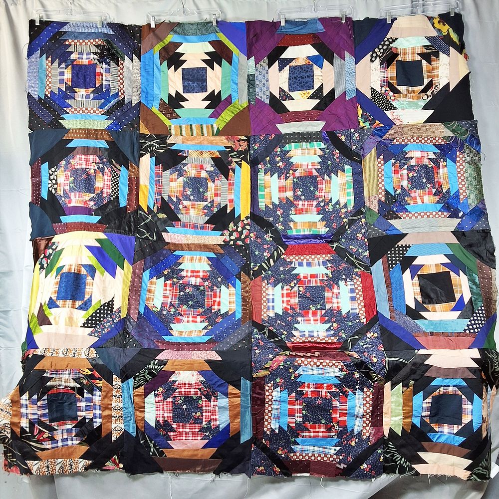 Lot 169: Vintage c1940 Pineapple Quilt Top