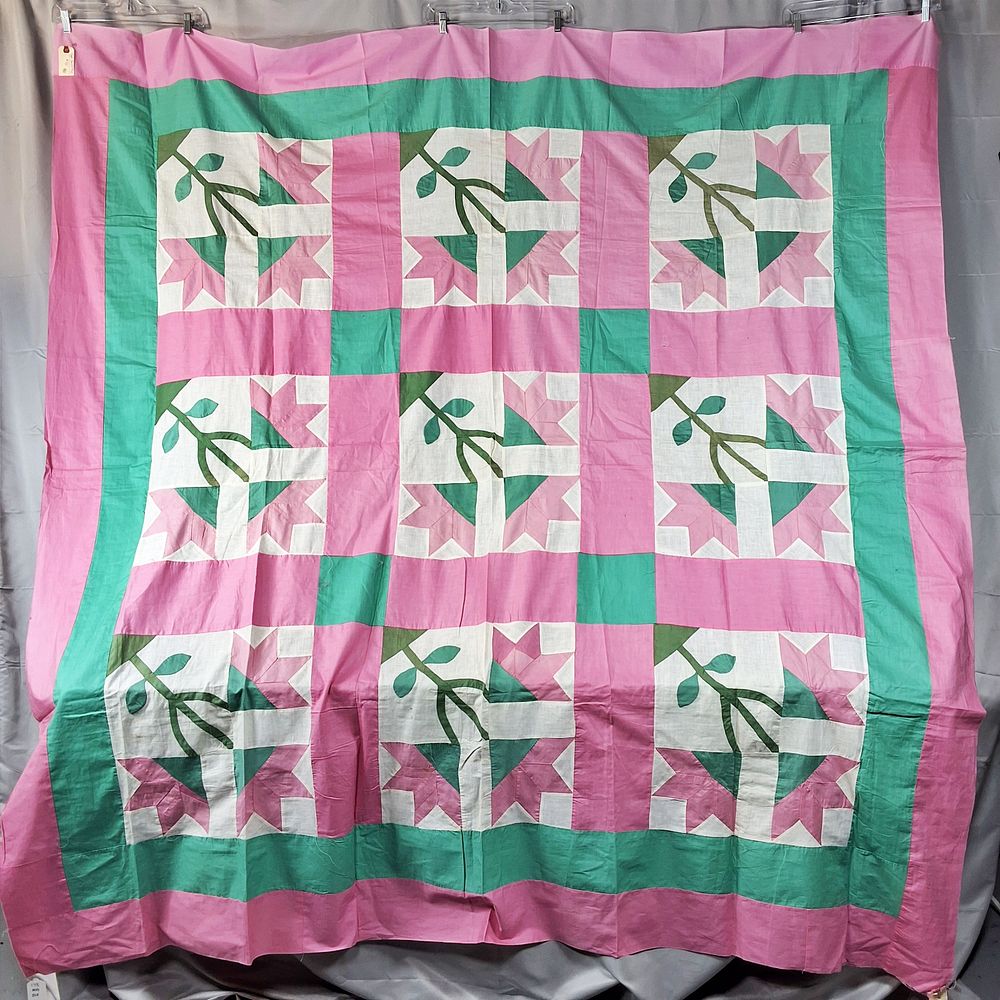 Lot 173: Vintage c1950 Pot of Flowers Quilt Top