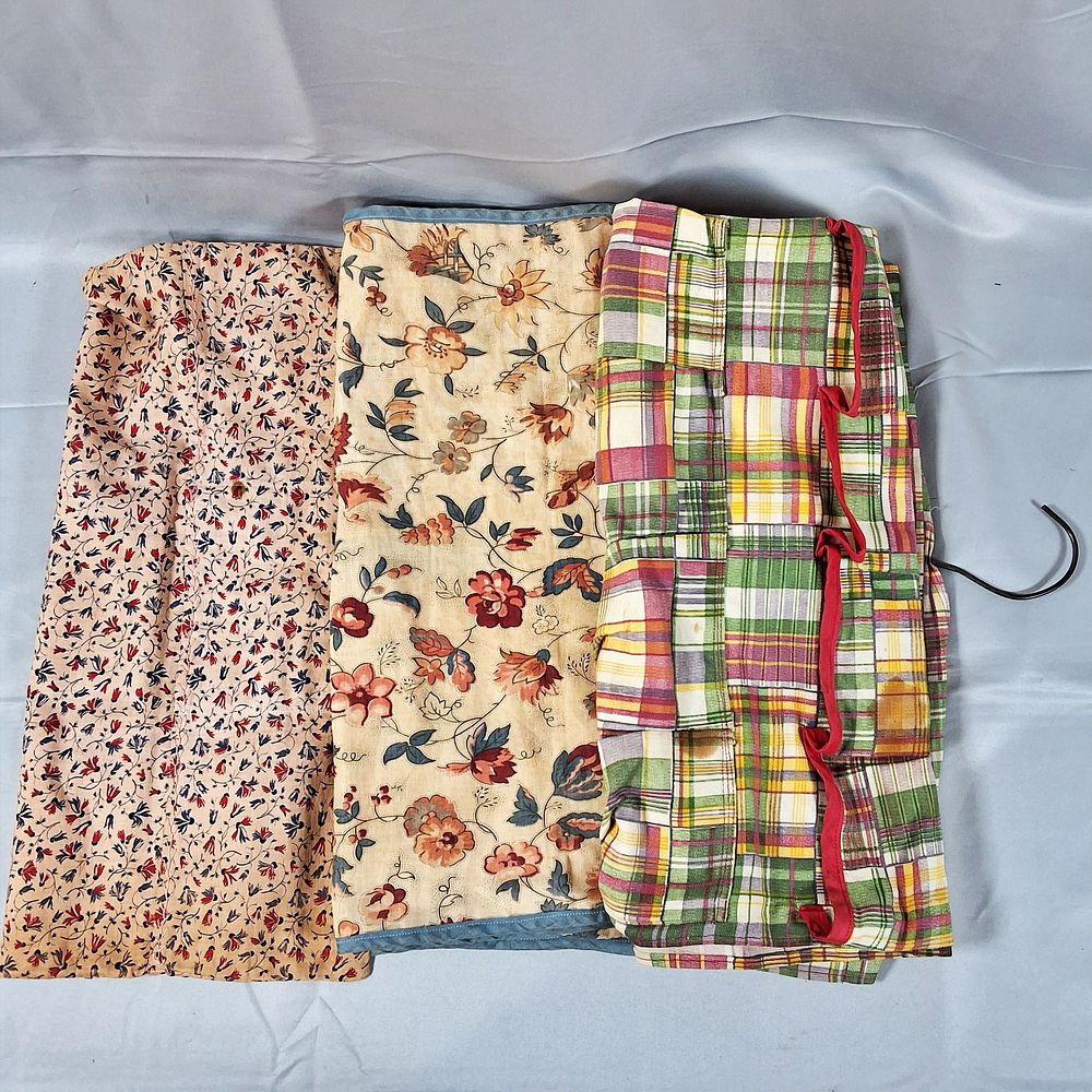 Lot 198: 3 1940s Shoe Garment Bags
