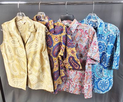 4 Vintage c1960s Women's Paisley Printed Shirts. Vintage shirt by Ship'n Shore is a sz 36 and it 