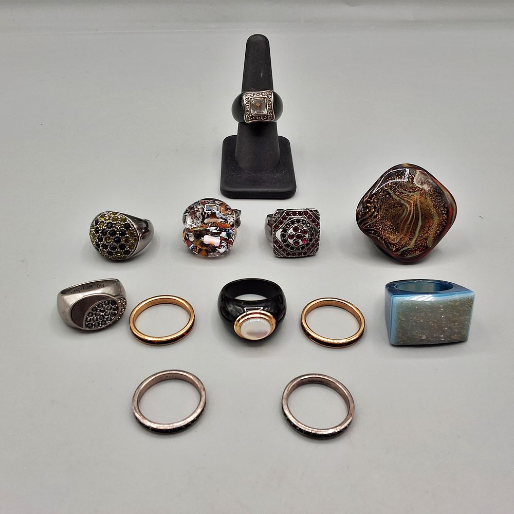 Lot 152: 12 Assorted Fashion Rings - Murano & More