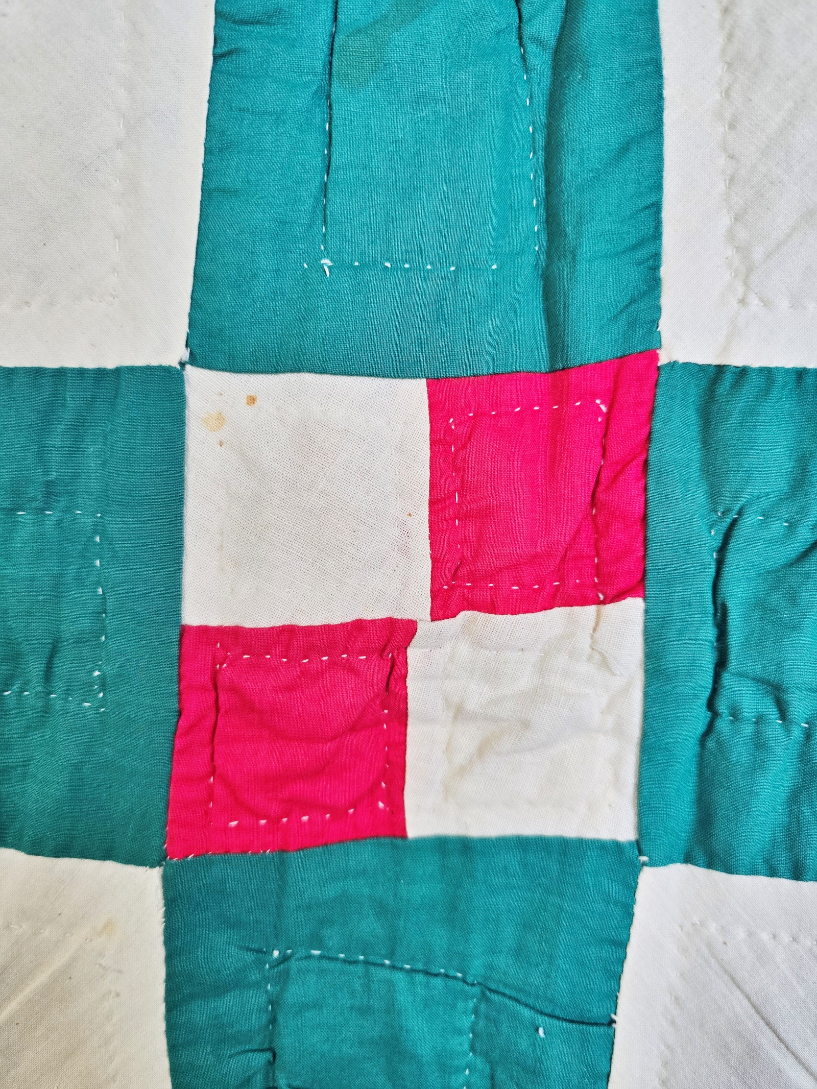 Vintage c1940 Cottage Tulips Quilt