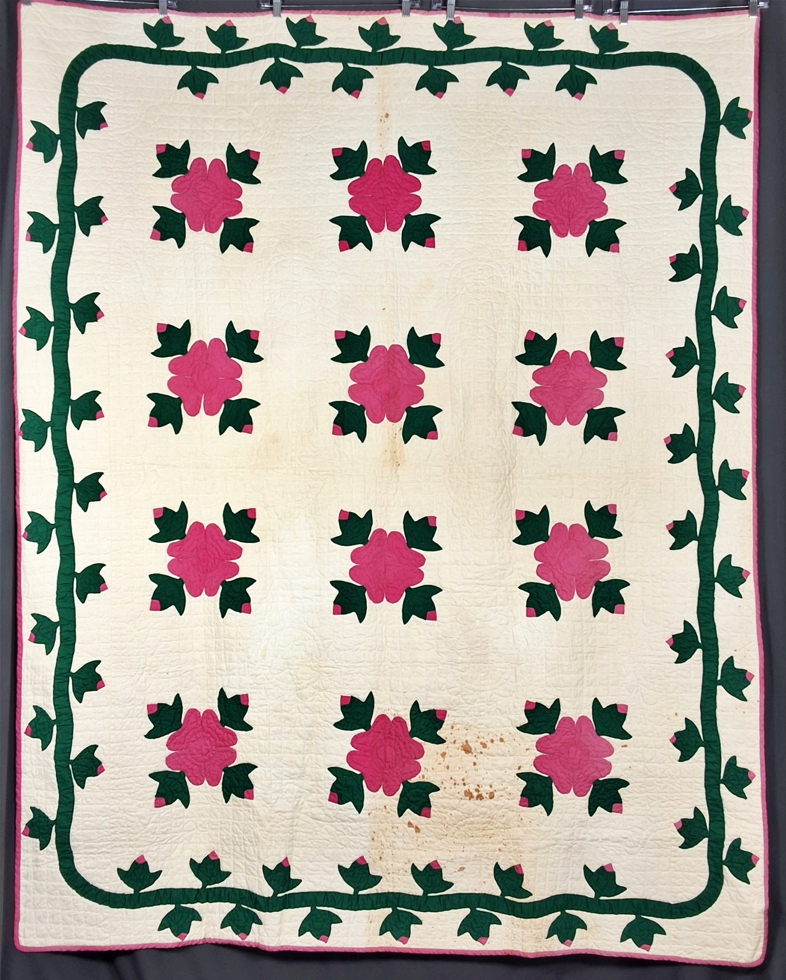 Vintage c1950 Rose of Sharon Quilt