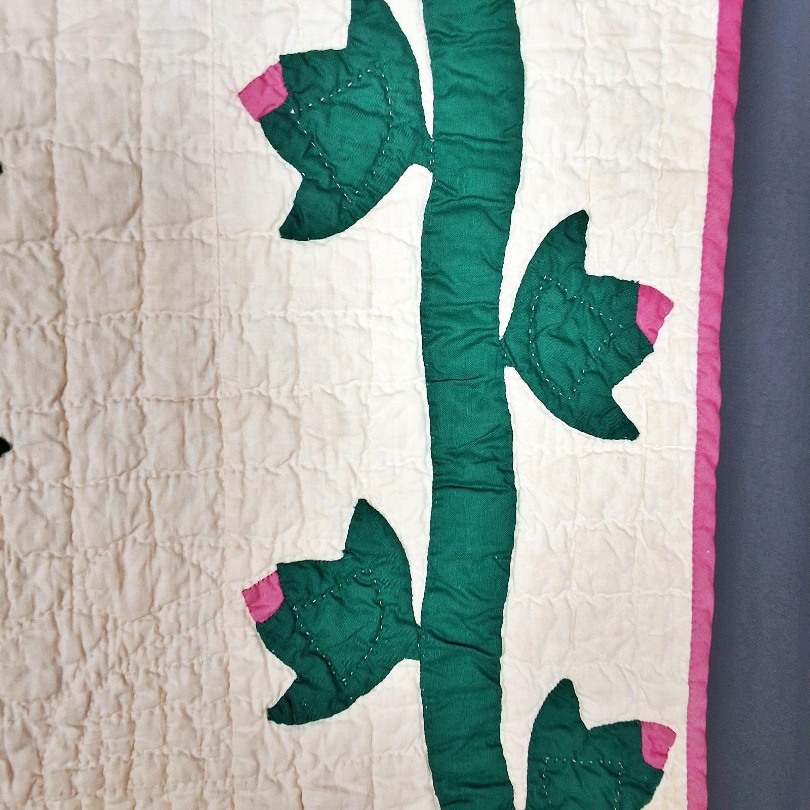 Vintage c1950 Rose of Sharon Quilt