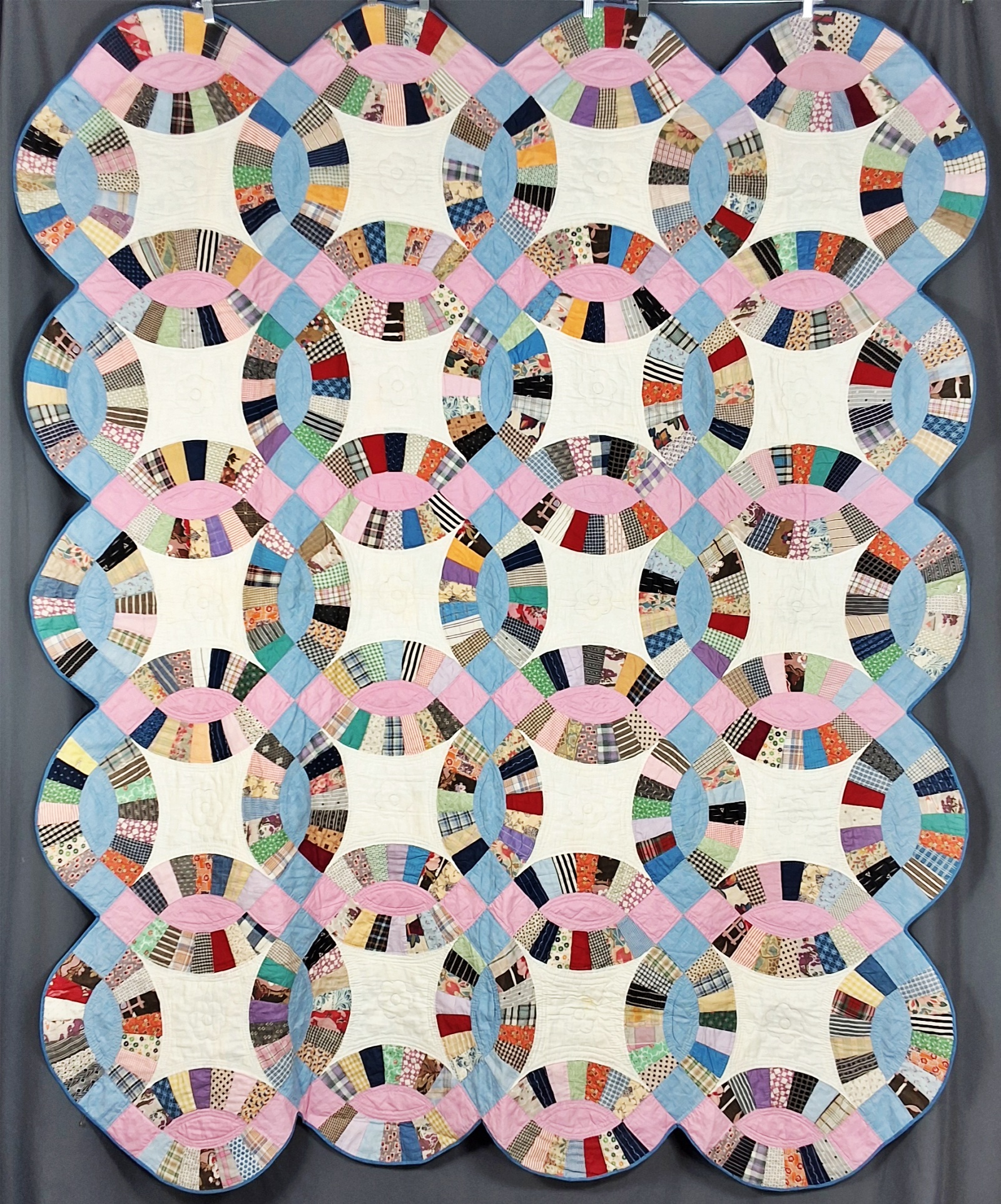 Vintage c1950 Double Wedding Ring Quilt