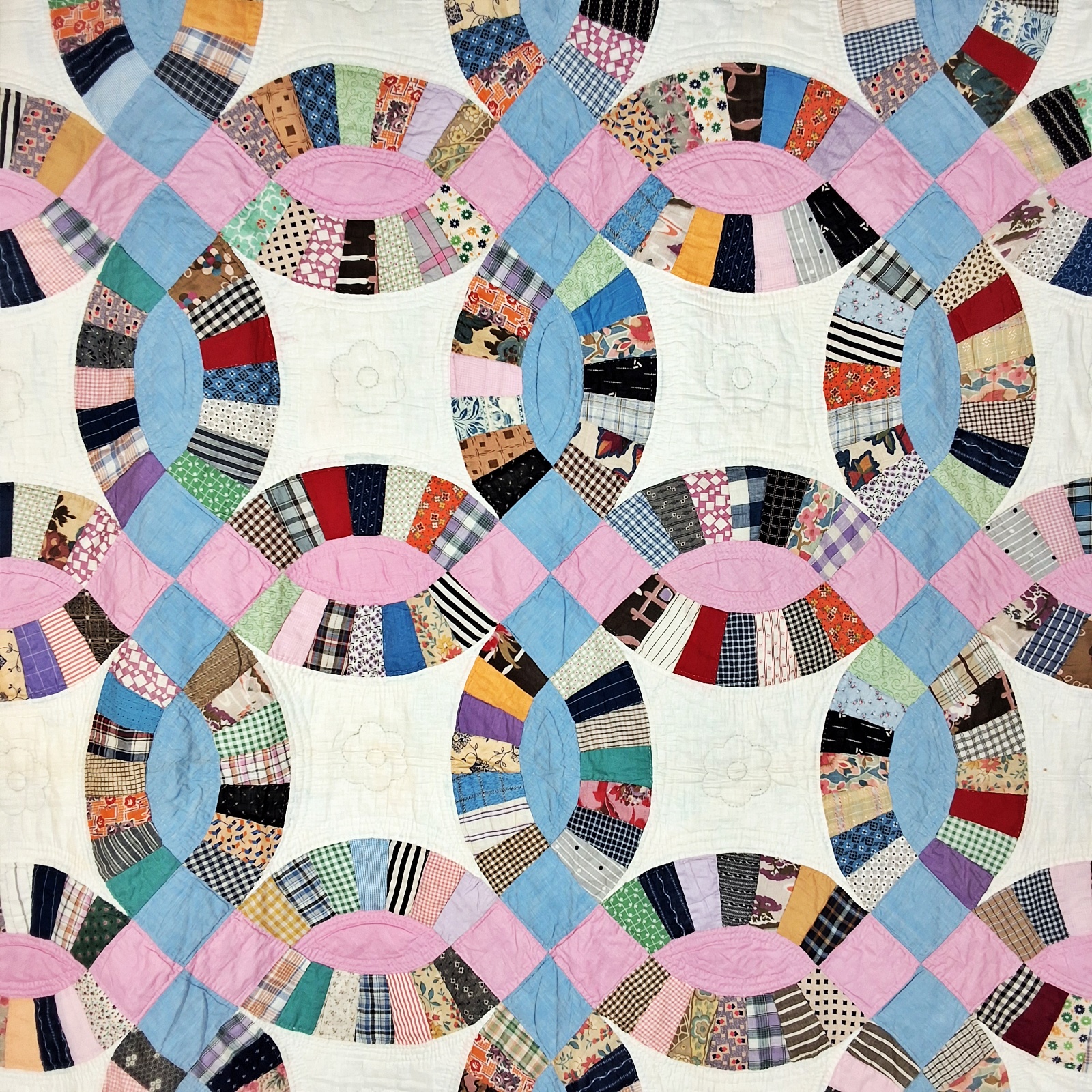 Vintage c1950 Double Wedding Ring Quilt
