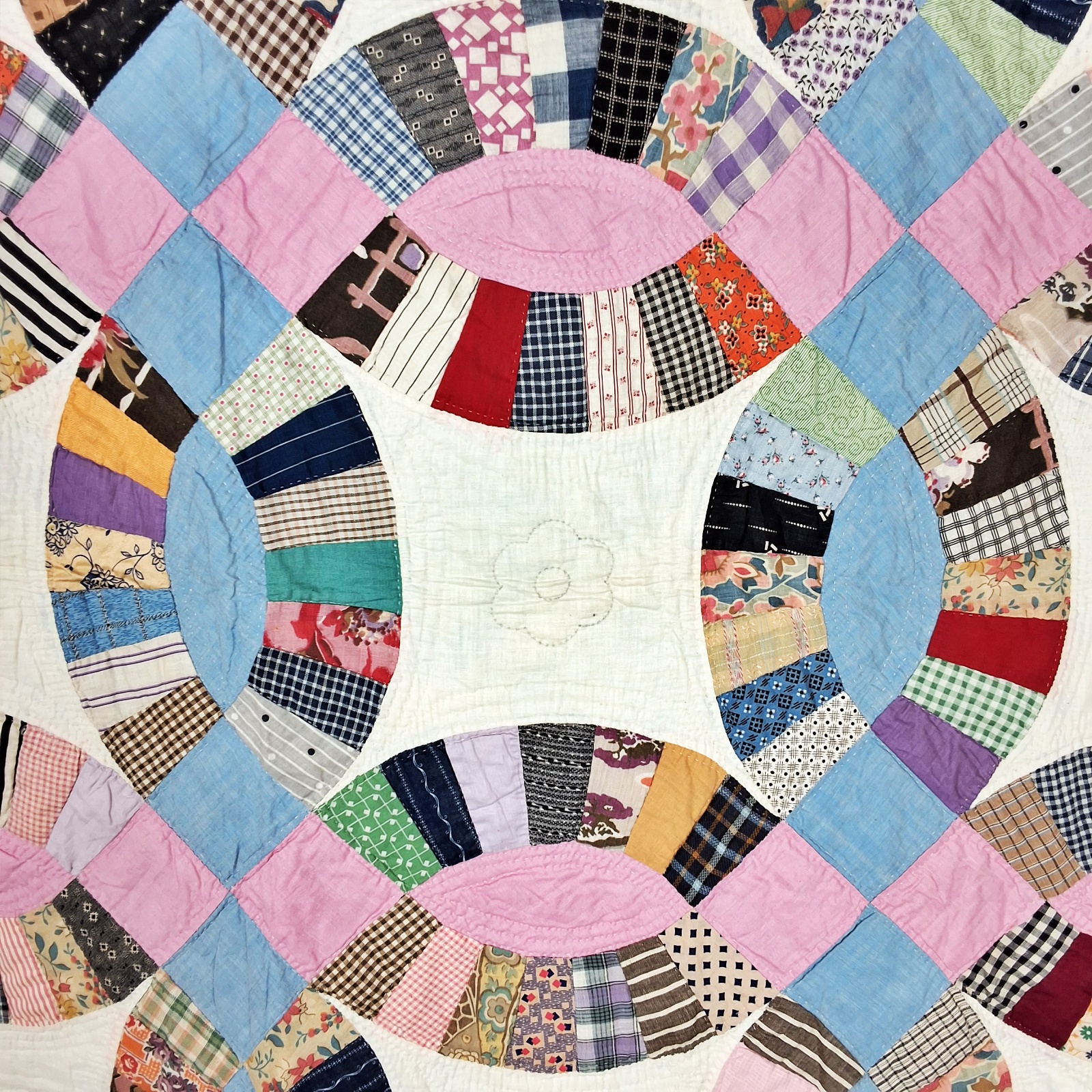 Vintage c1950 Double Wedding Ring Quilt