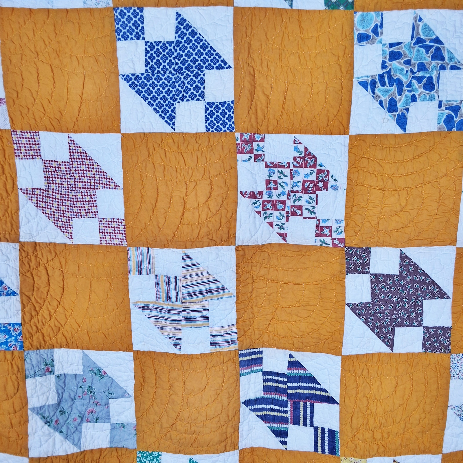 Vintage c1940 Hour Glass Quilt