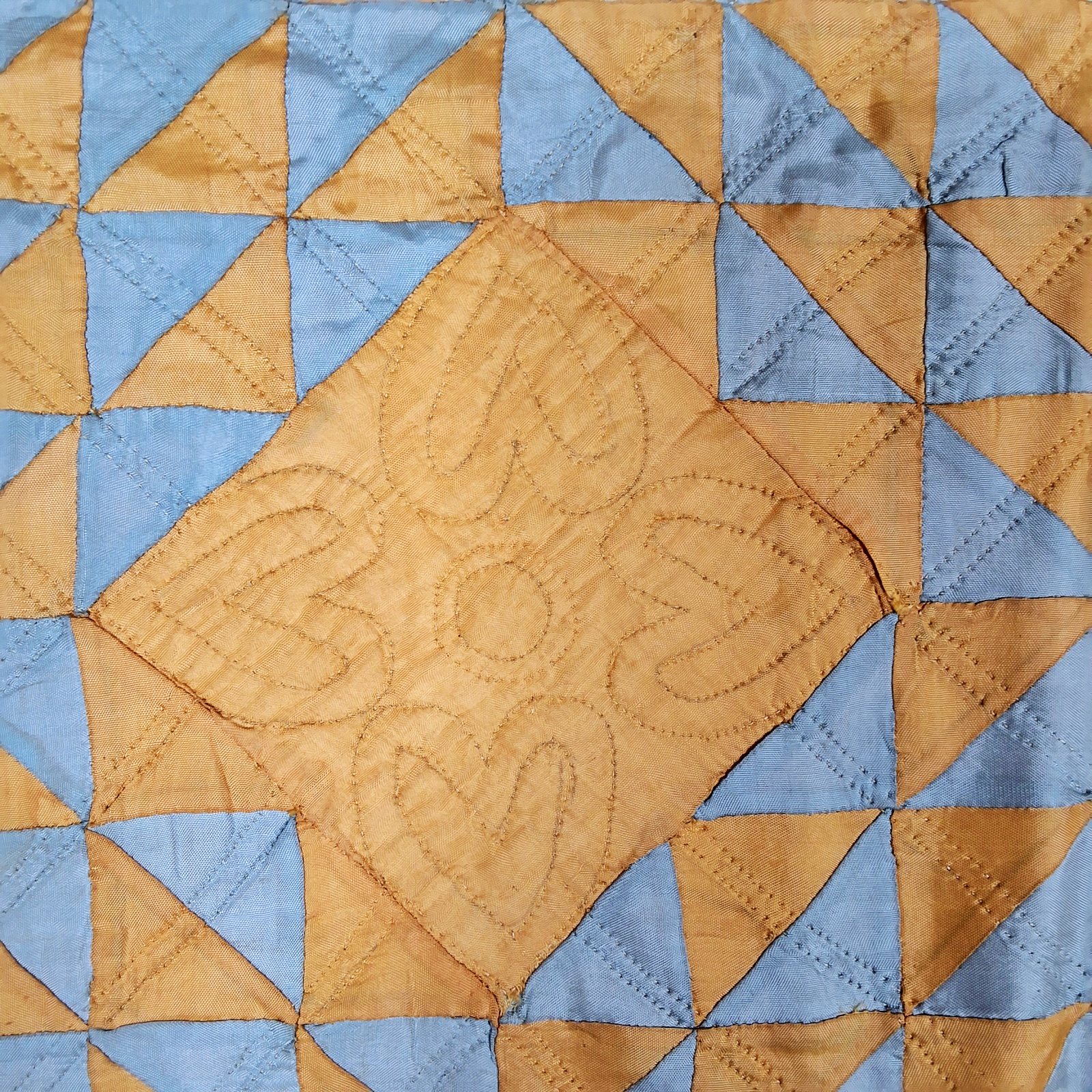 Vintage c1930 Ocean Waves Quilt - Sateen