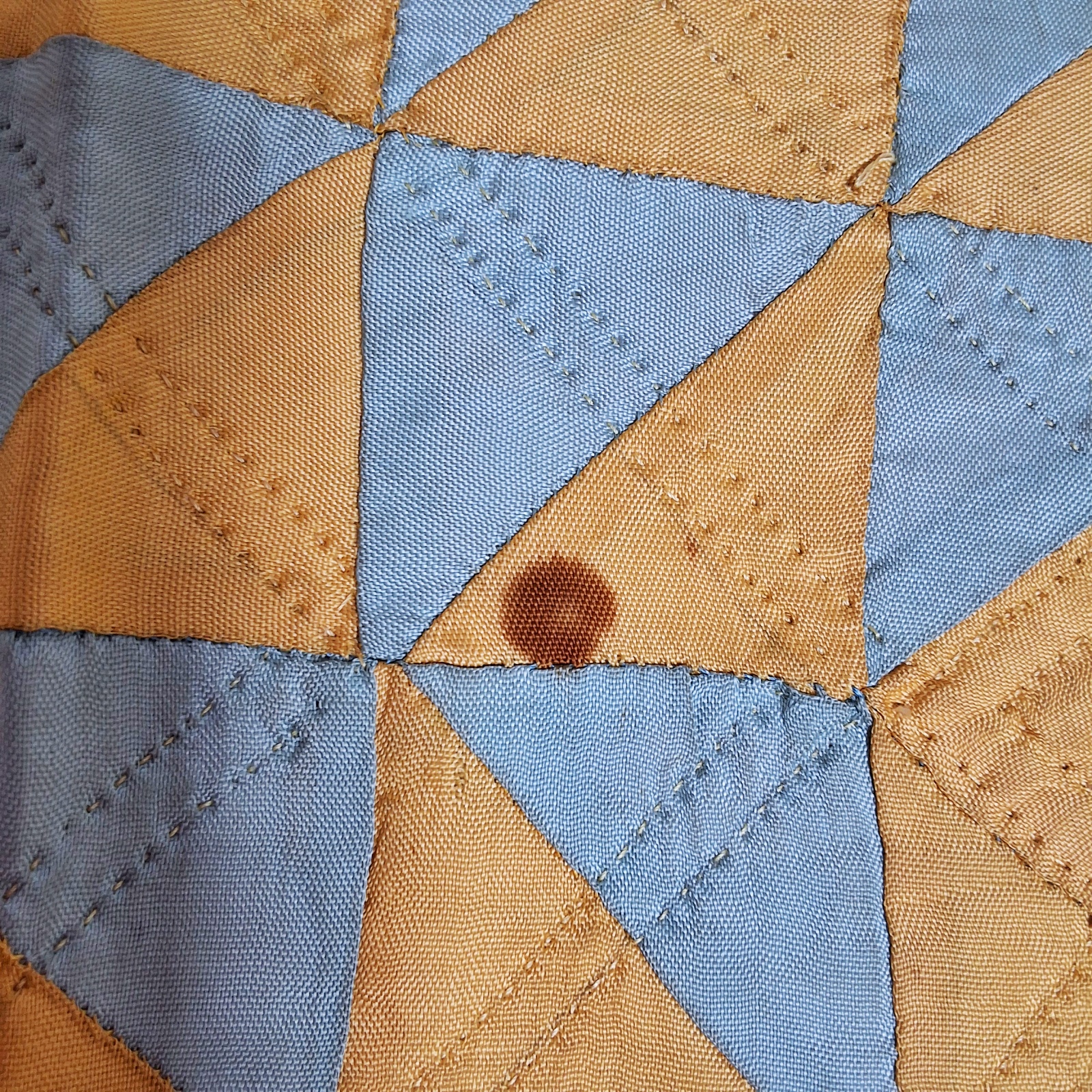 Vintage c1930 Ocean Waves Quilt - Sateen