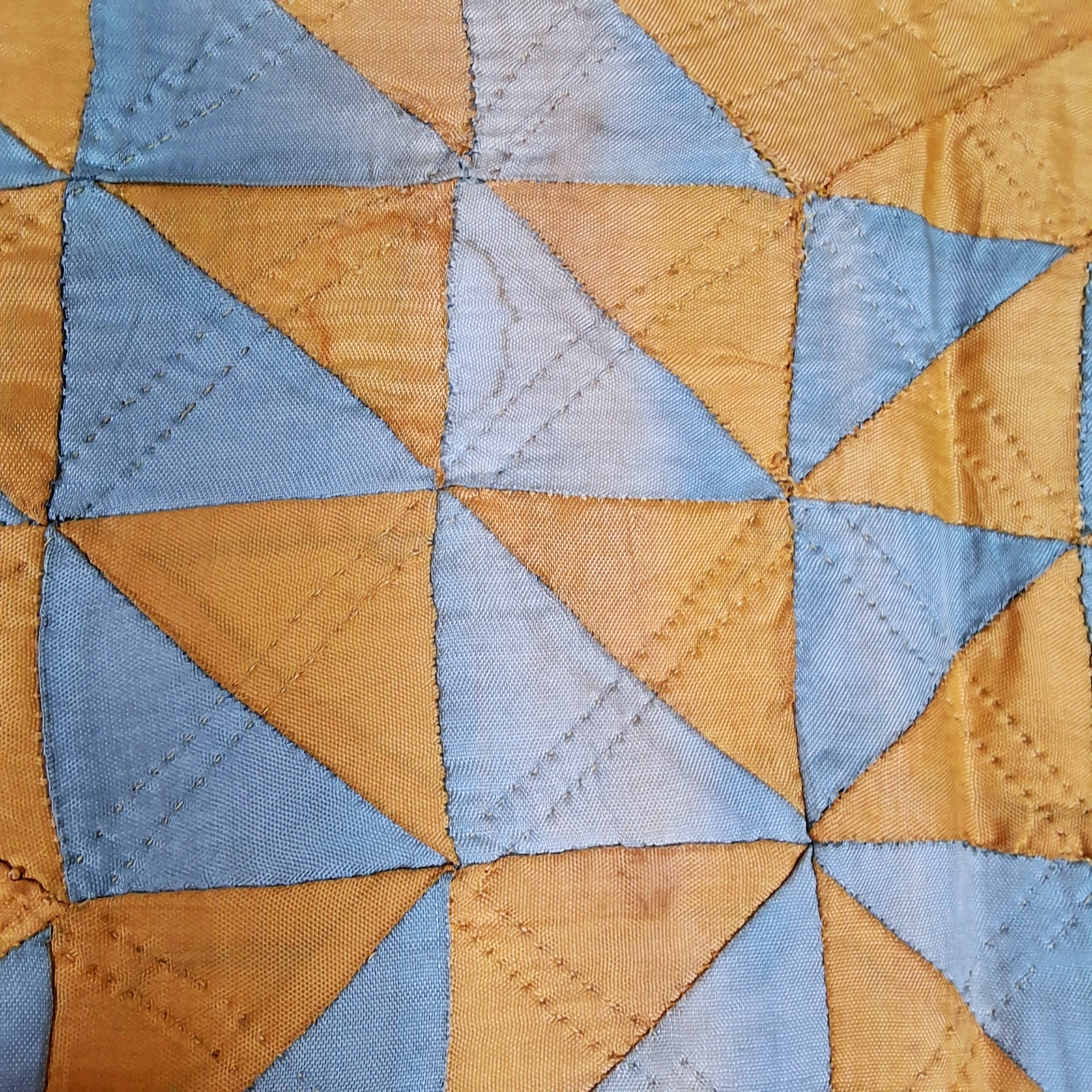 Vintage c1930 Ocean Waves Quilt - Sateen