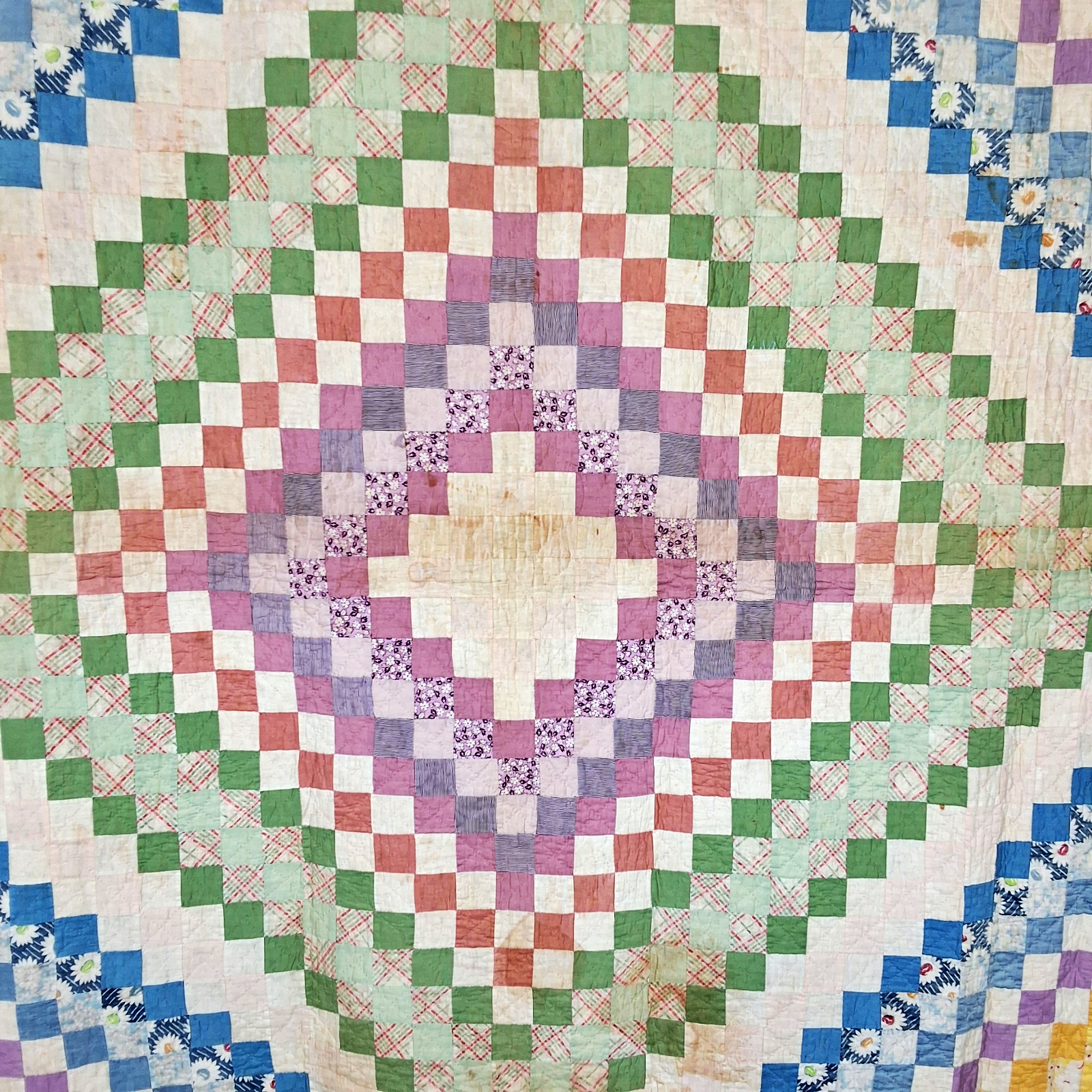 Vintage c1940 Trip Around the World Quilt